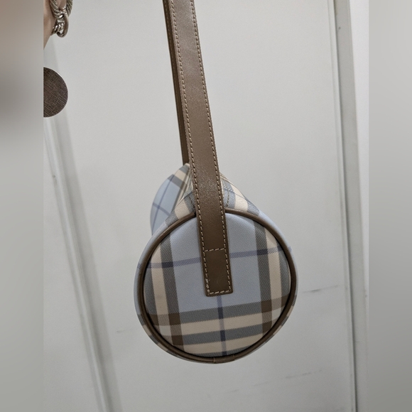 Burberry Barrel Bag - Picture 13 of 16